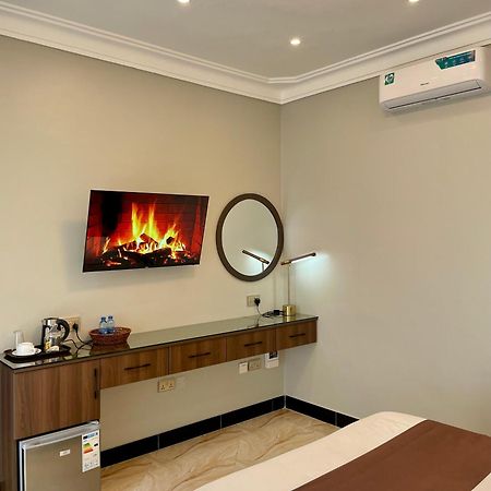 The Nook Boutique Bed & Breakfast Kampala Bagian luar foto