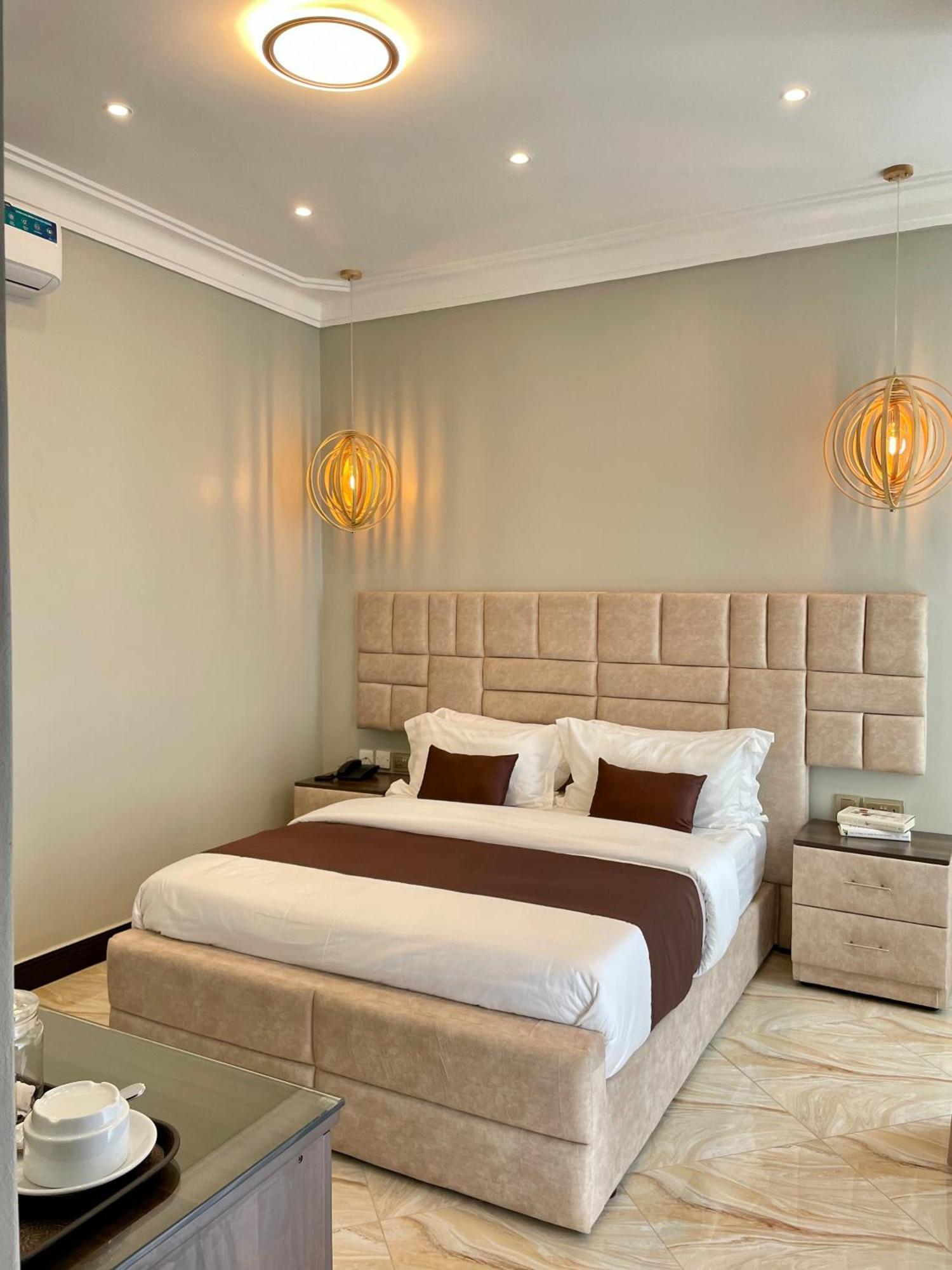The Nook Boutique Bed & Breakfast Kampala Bagian luar foto