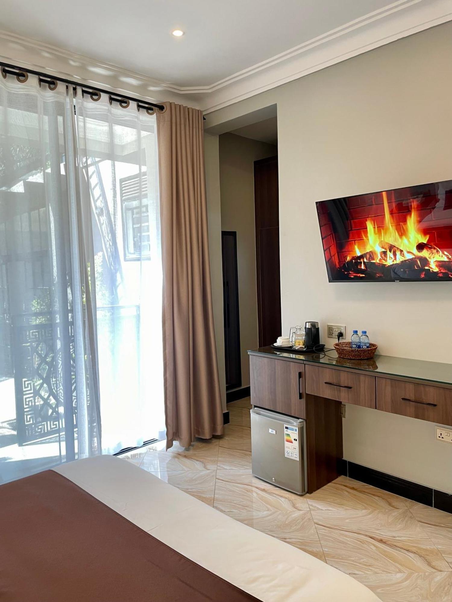 The Nook Boutique Bed & Breakfast Kampala Bagian luar foto