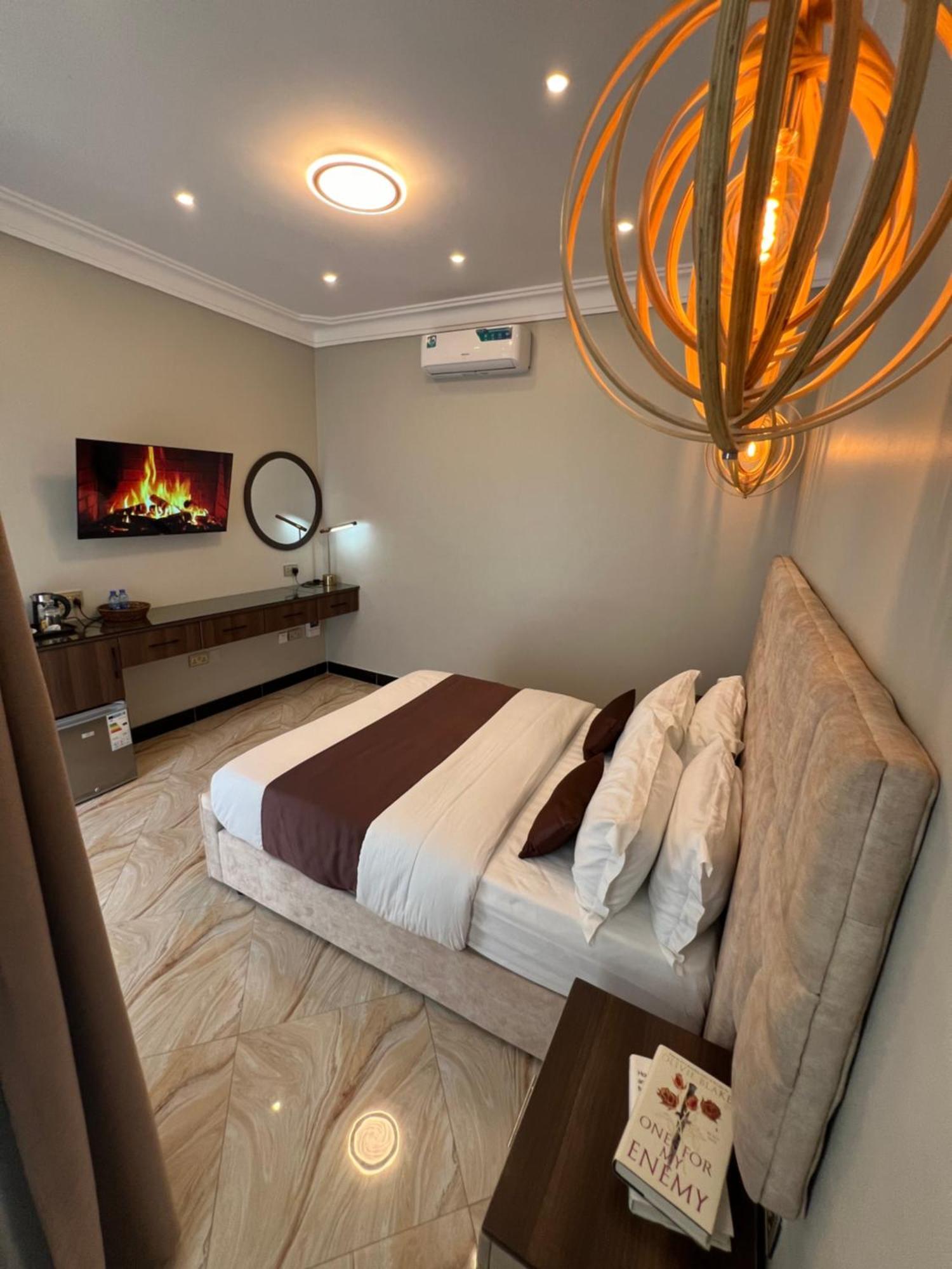 The Nook Boutique Bed & Breakfast Kampala Bagian luar foto